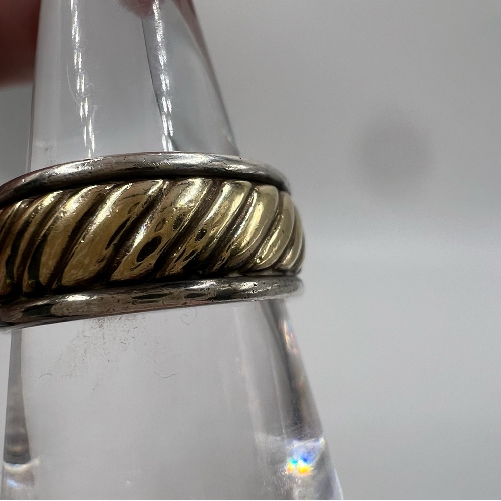RETIRED James Avery fluted ring with 14k gold. Size 6. - Picture 8 of 9